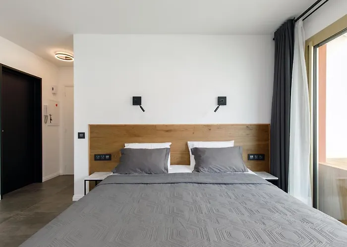 Croisette, Palais Des Festivals, Beaches, Le Minerve Cannes