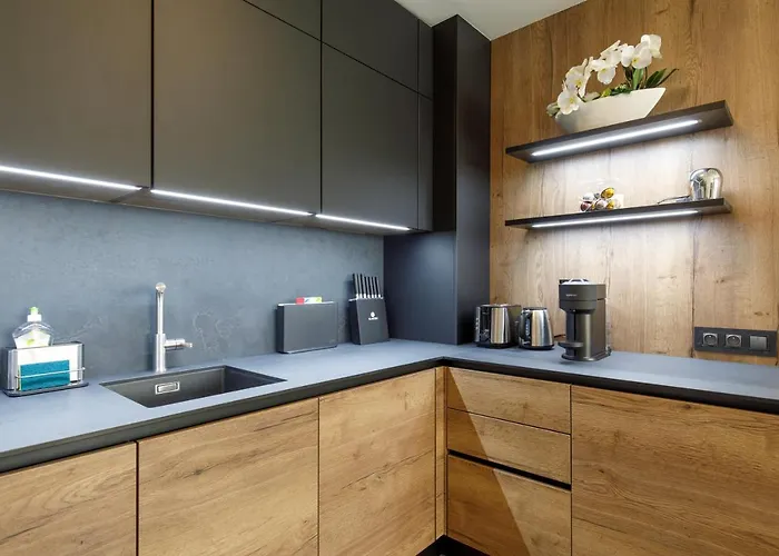 Croisette, Palais Des Festivals, Beaches, Le Minerve * Cannes