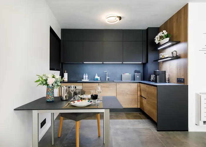 Croisette, Palais Des Festivals, Beaches, Le Minerve * Cannes