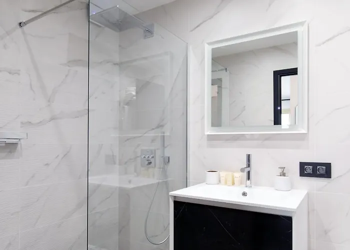 Croisette, Palais Des Festivals, Beaches, Le Minerve * Cannes